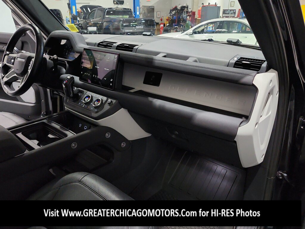Used 2023 Land Rover Defender 130 SE AWD/4WD image 37