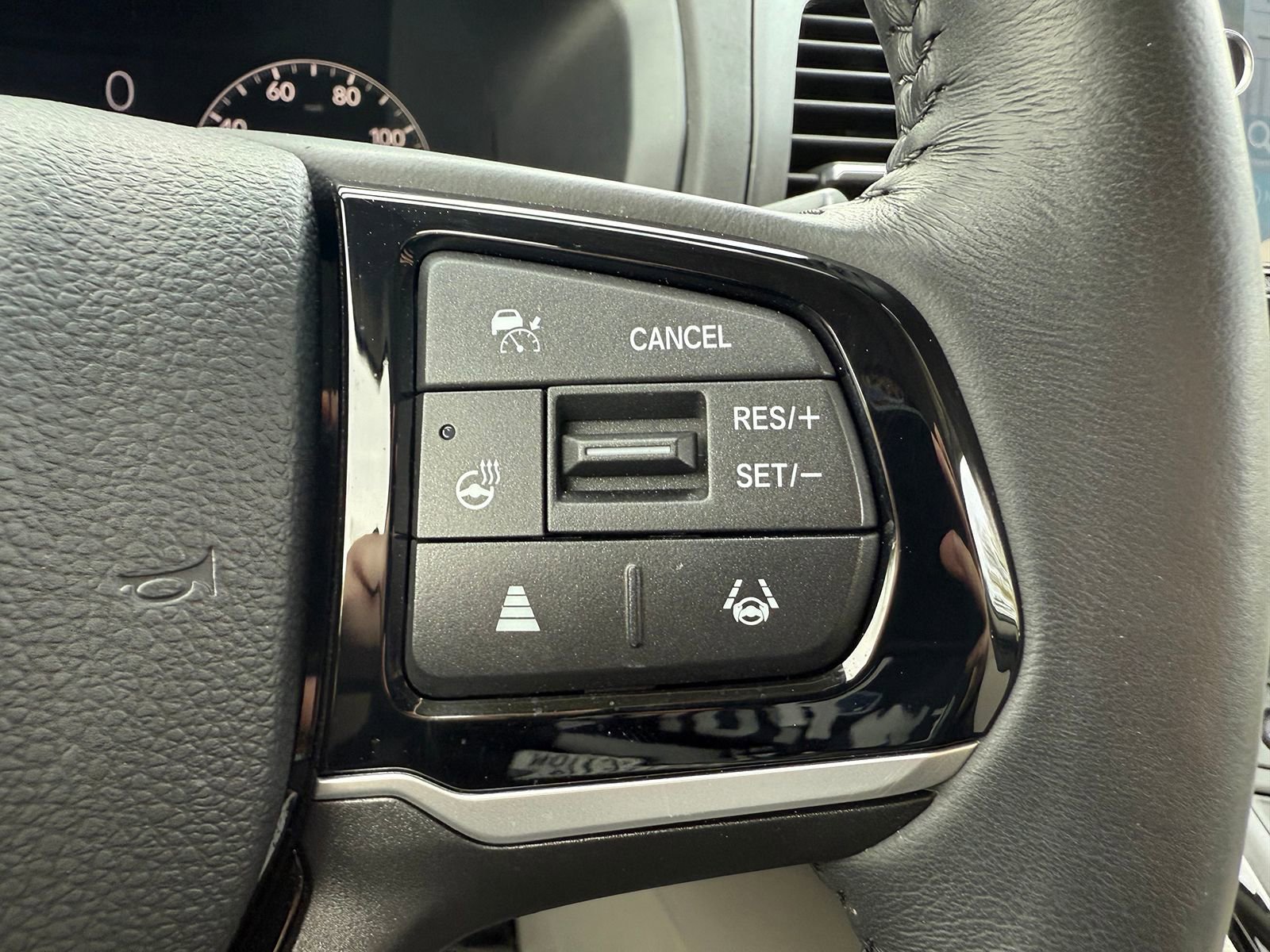 Used 2025 Honda Odyssey Elite image 41