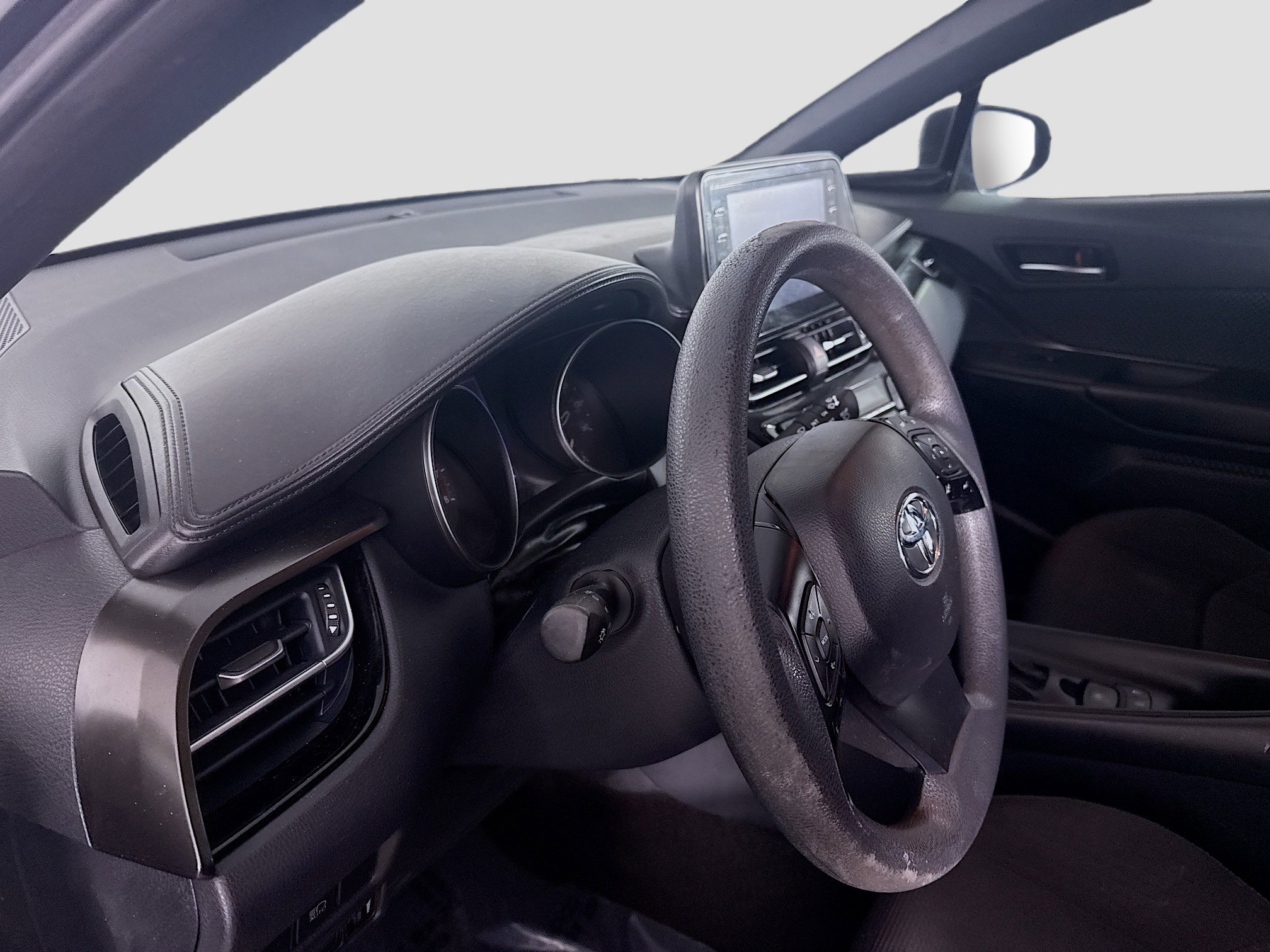 Used 2019 Toyota C-HR LE image 22