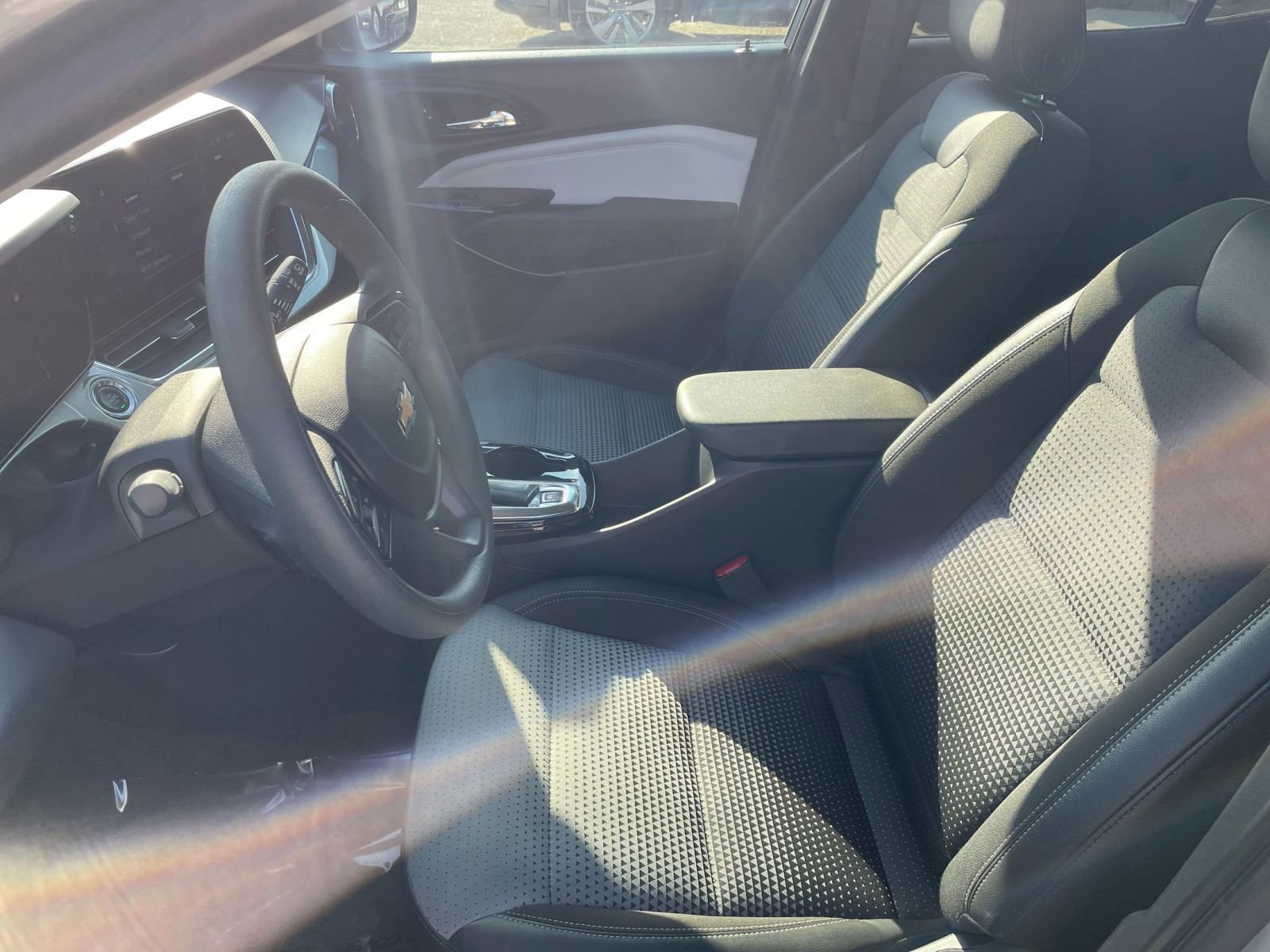 Used 2025 Chevrolet Trax LT image 25