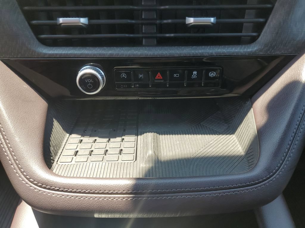 Used 2025 Ford Explorer Platinum AWD/4WD image 28