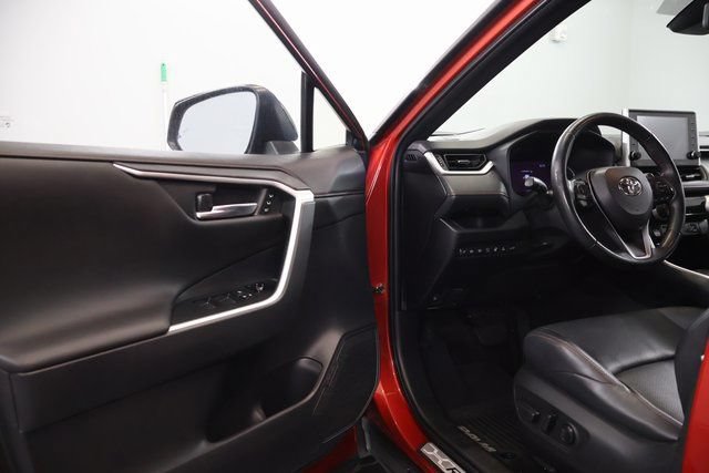 Certified 2021 Toyota RAV4 XSE w/ Premium Package AWD/4WD image 9