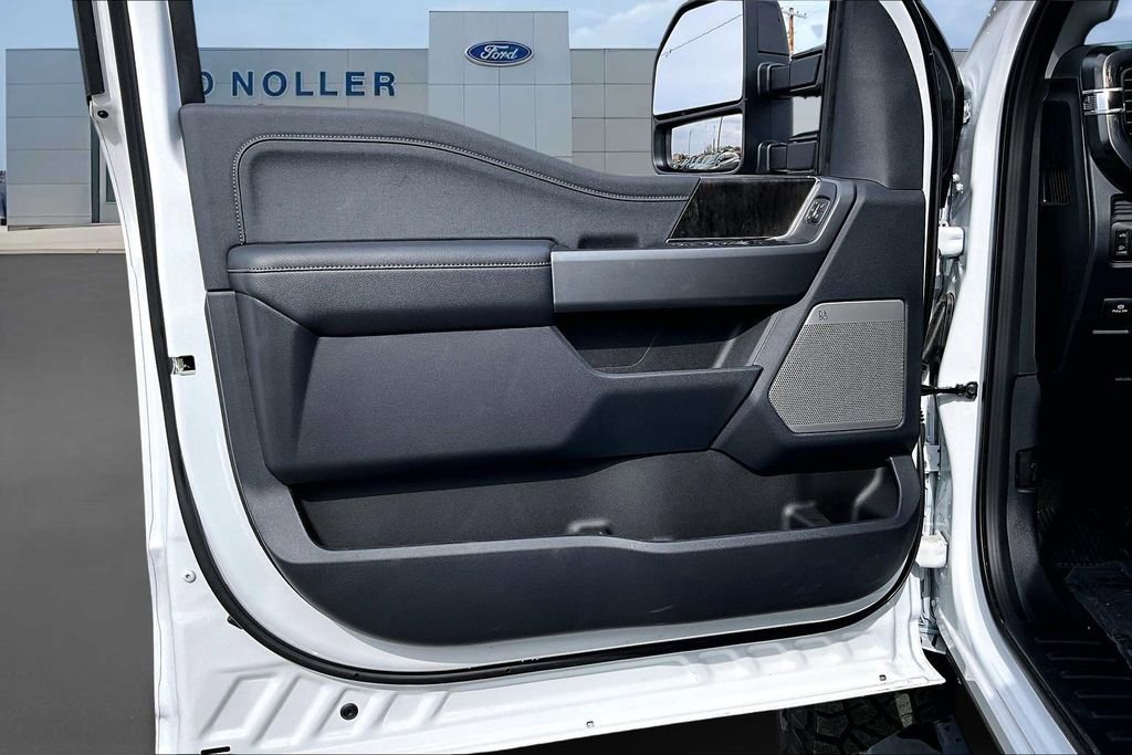 New 2026 Ford F250 Lariat w/ Black Appearance Package image 26