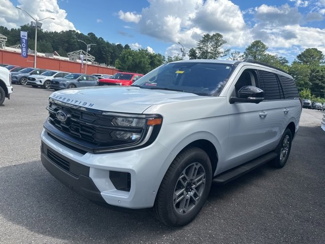 New 2025 Ford Expedition Active image 7