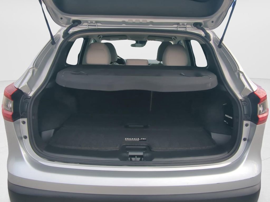 Certified 2021 Nissan Rogue Sport SV FWD image 9