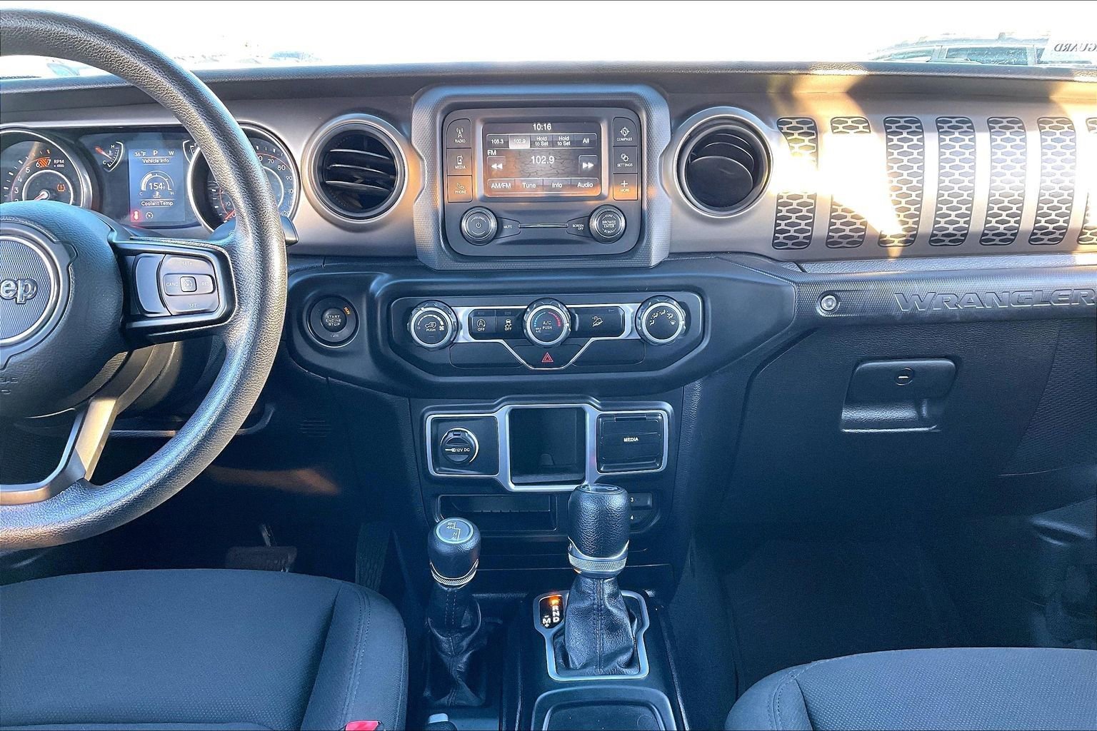 Used 2018 Jeep Wrangler Unlimited Sport image 23