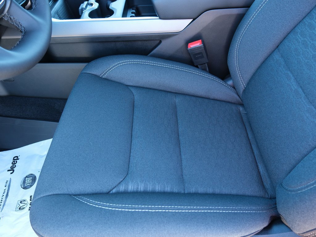 New 2026 RAM 1500 4x4 Crew Cab image 24