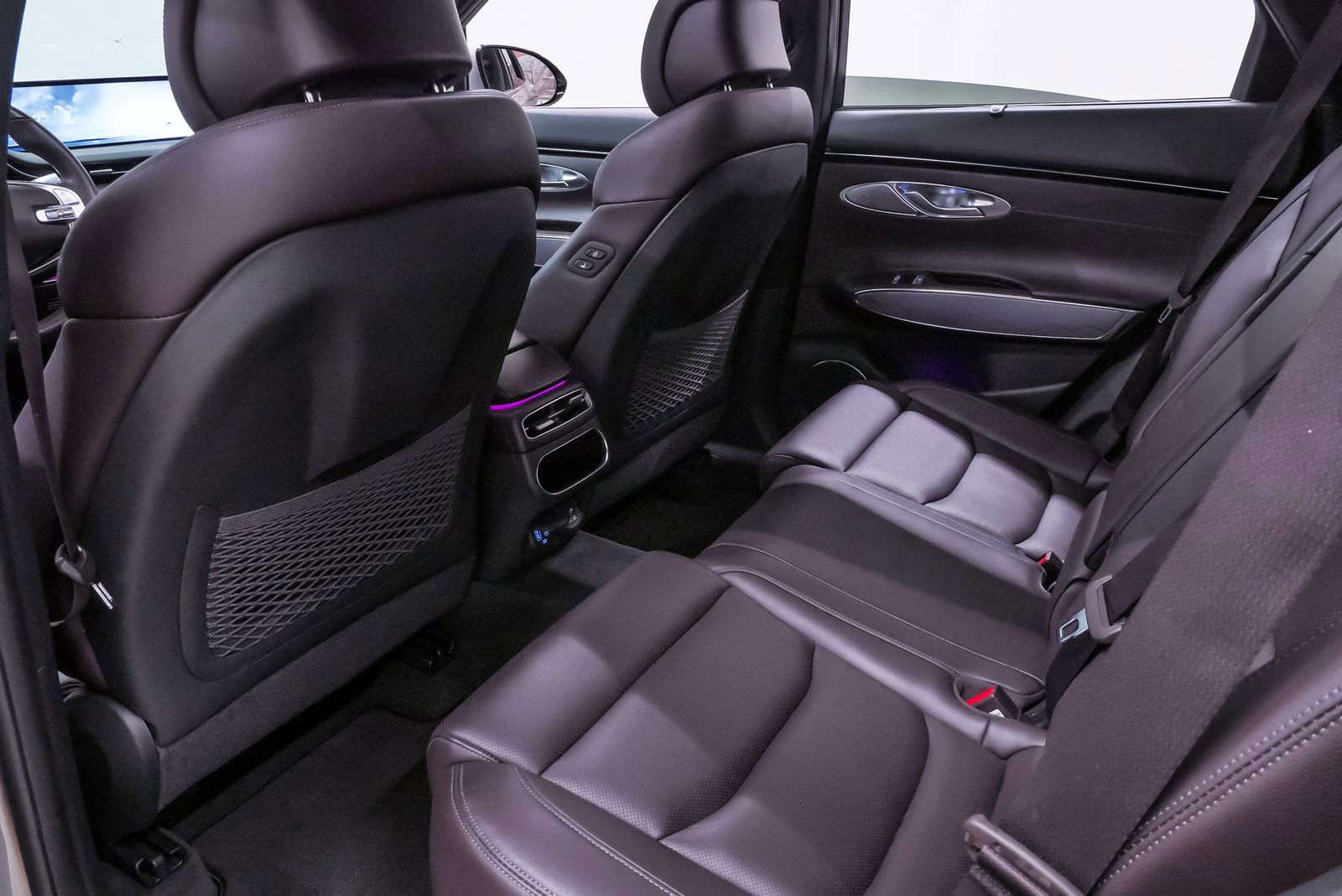 Certified 2023 Genesis GV70 2.5T Advanced w/ Advanced Package image 11