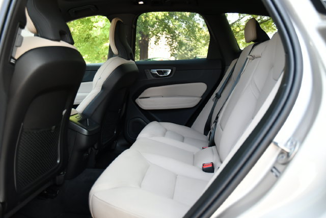Used 2026 Volvo XC60 B5 Plus AWD/4WD image 19