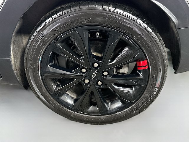 Used 2023 Chevrolet Bolt EUV Premier w/ Sun & Sound Package FWD image 32