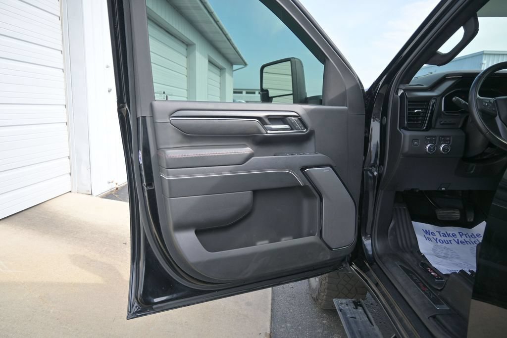 Used 2025 GMC Sierra 2500 AT4X AWD/4WD image 23