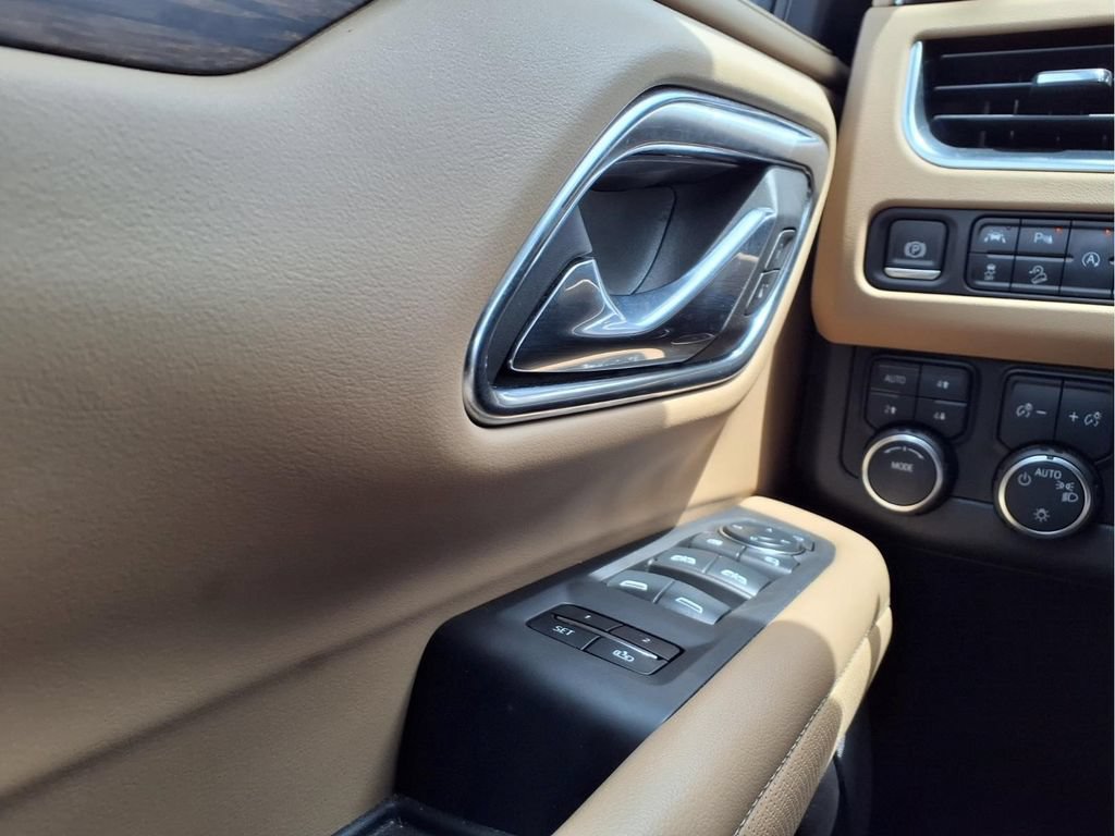 Used 2024 Chevrolet Tahoe Premier AWD/4WD image 19