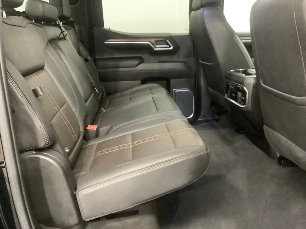 Used 2022 Chevrolet Silverado 1500 High Country w/ High Country Premium Package AWD/4WD image 30