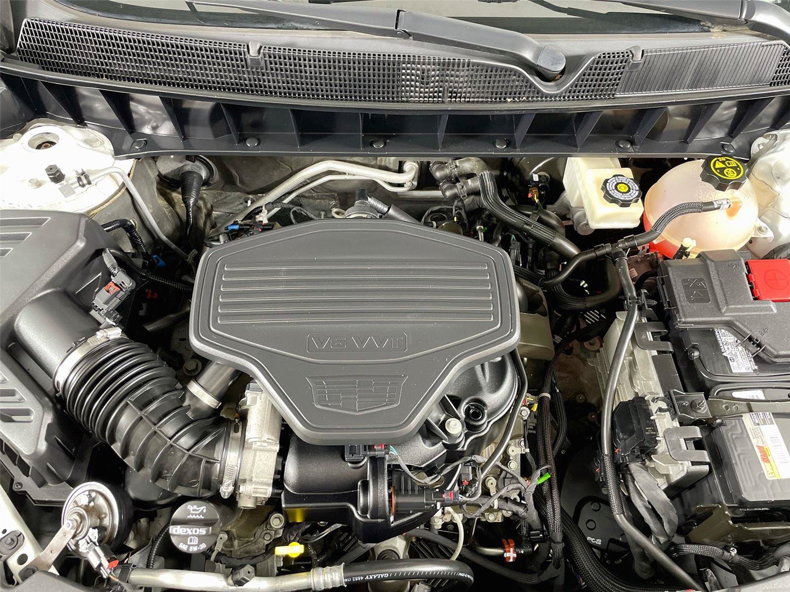 Used 2018 Cadillac XT5 Luxury w/ Driver Awareness Package FWD image 32