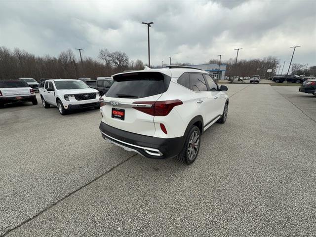 Used 2023 Kia Seltos SX w/ SX Sunroof Package AWD/4WD image 7