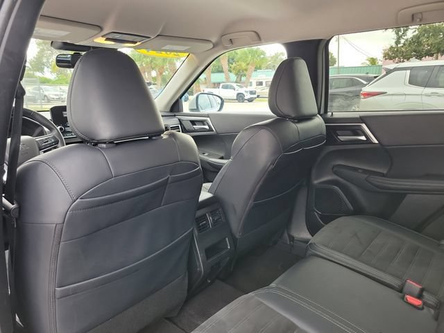Used 2024 Mitsubishi Outlander SE FWD image 13