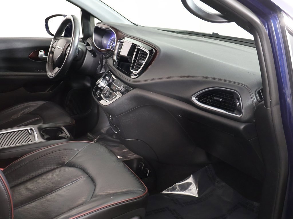 Used 2020 Chrysler Pacifica Limited image 22