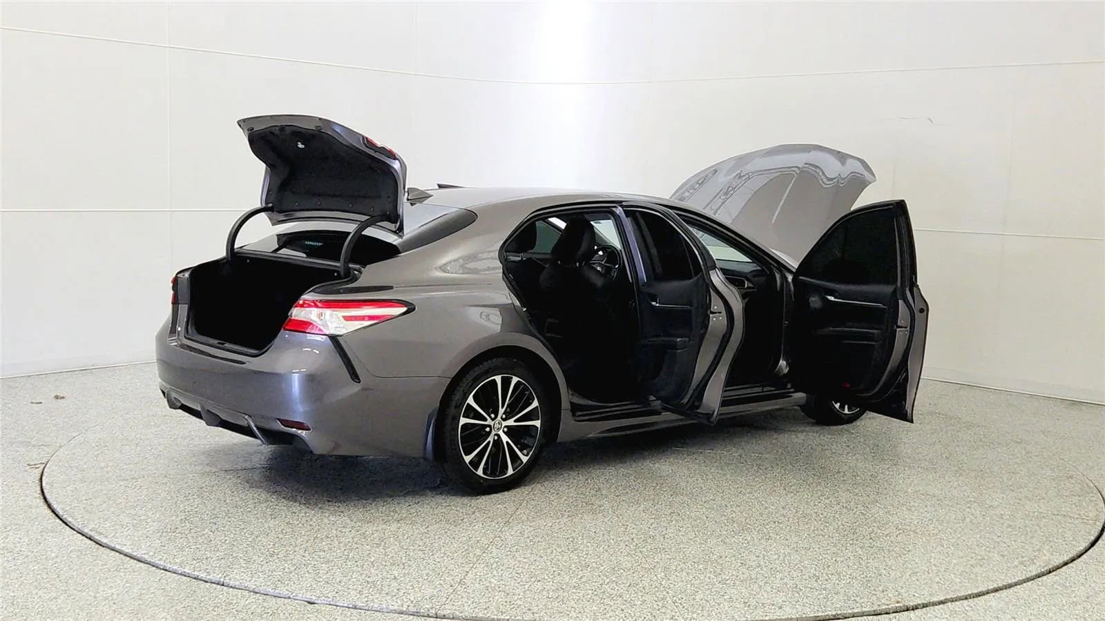 Used 2020 Toyota Camry SE image 12