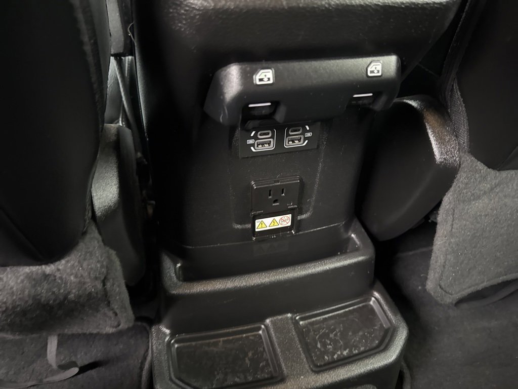 Used 2022 Jeep Wrangler Unlimited Sahara image 32