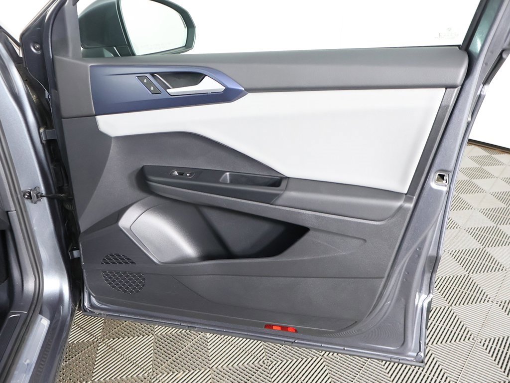 Used 2022 Volkswagen Taos SE image 24