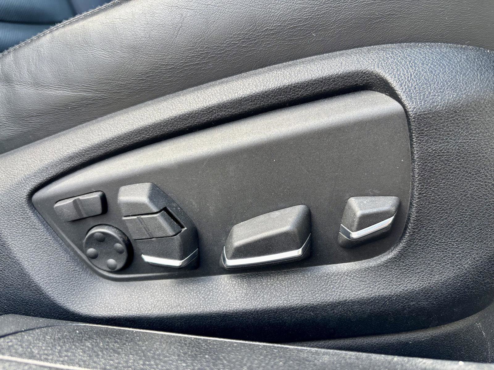 Used 2014 BMW 750i xDrive image 16