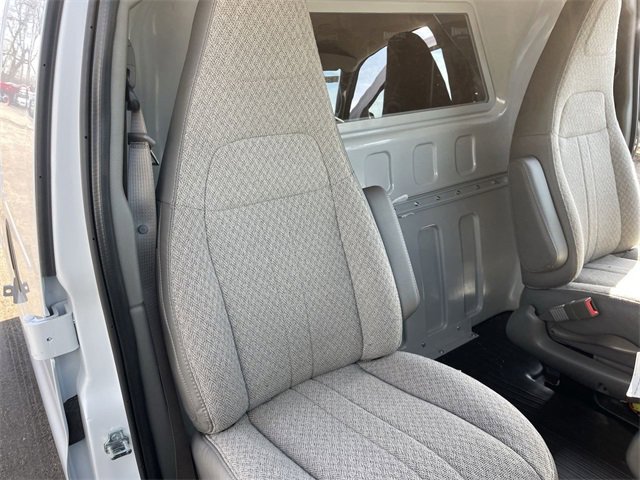 New 2024 GMC Savana 2500 w/ Driver Convenience Package image 17