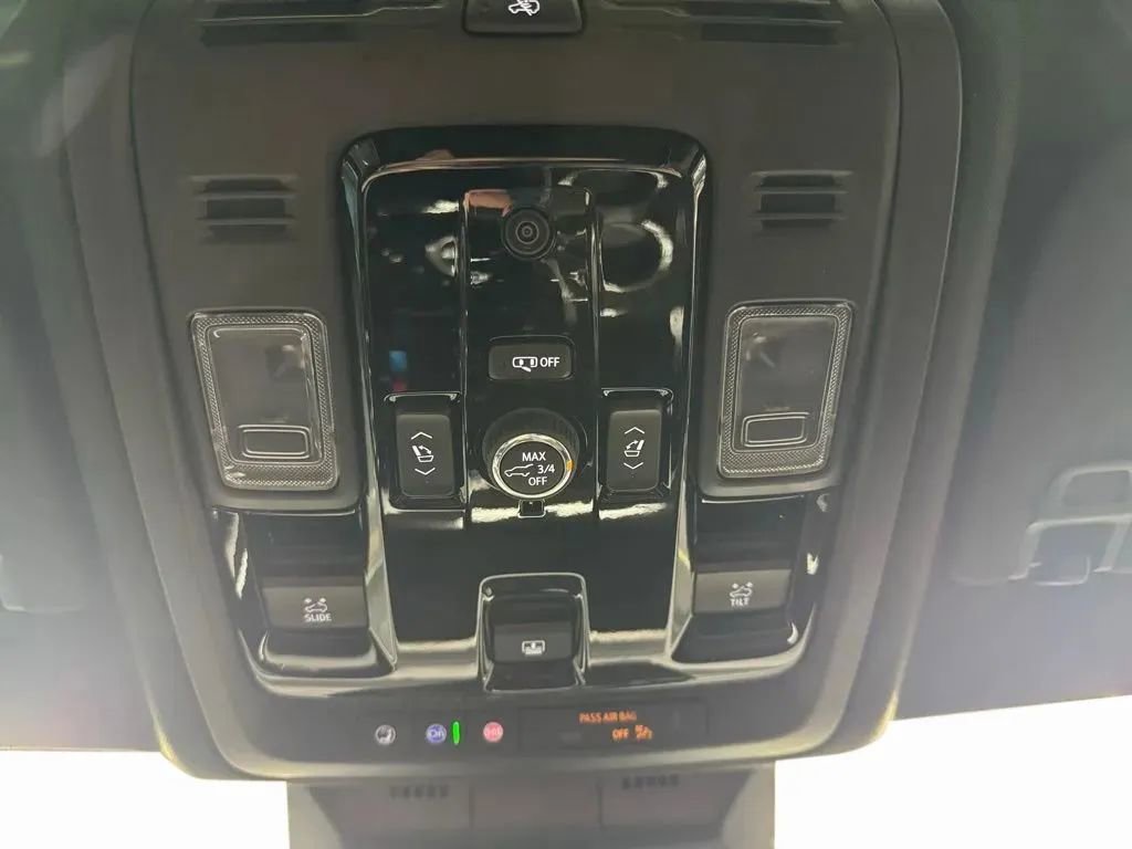 Used 2025 Cadillac Escalade Premium Luxury w/ Touring Package image 17