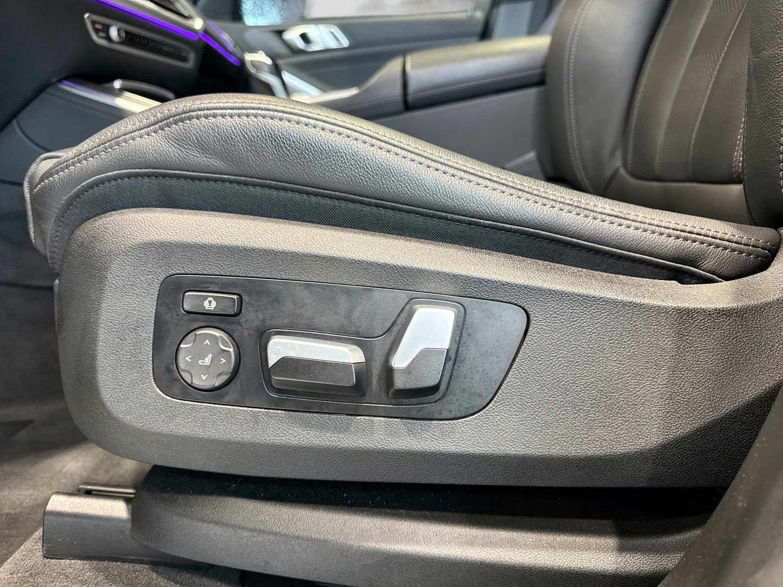 Used 2021 BMW X5 xDrive40i image 3