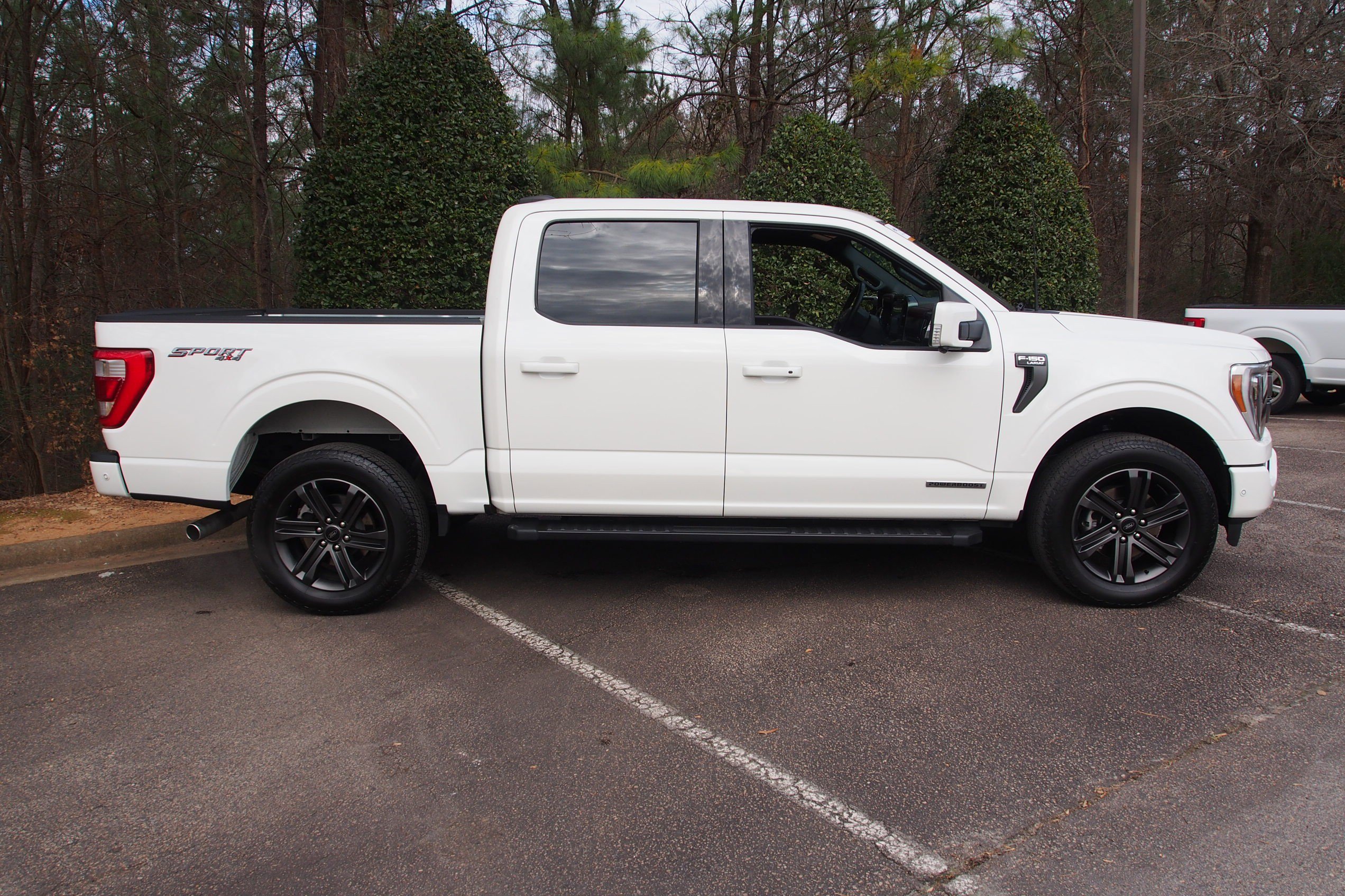 Used 2022 Ford F150 Lariat w/ Equipment Group 502A High AWD/4WD image 9