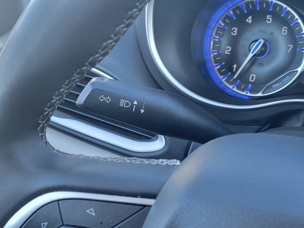 Certified 2023 Chrysler Pacifica Touring-L image 40