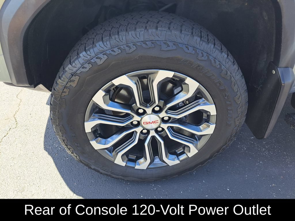 Used 2025 GMC Canyon Denali AWD/4WD image 10