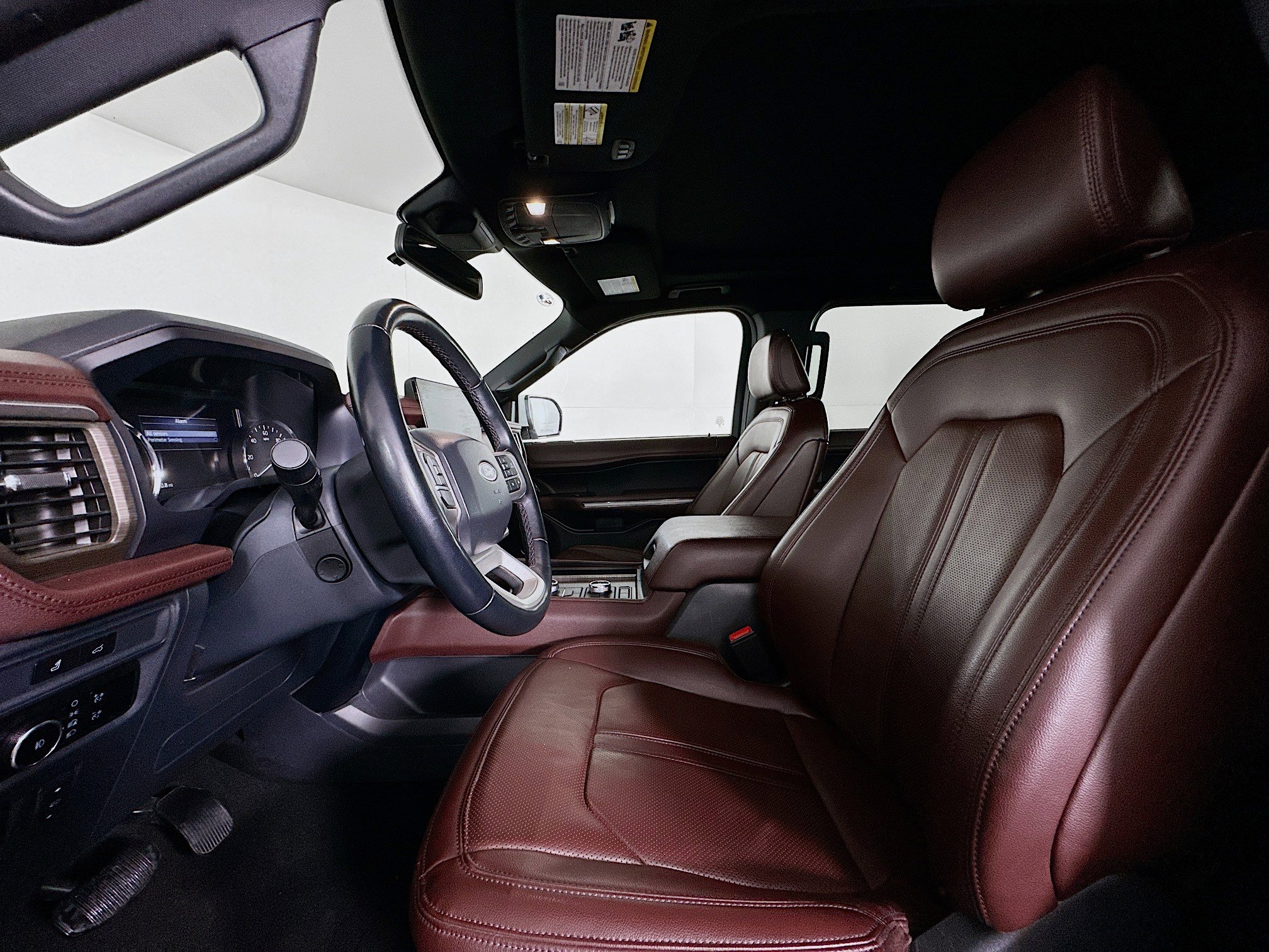 Used 2024 Ford Expedition Limited image 13