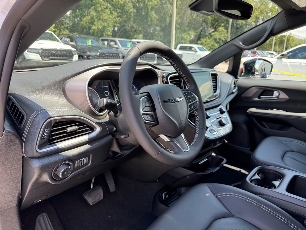 New 2026 Chrysler Pacifica Select image 34