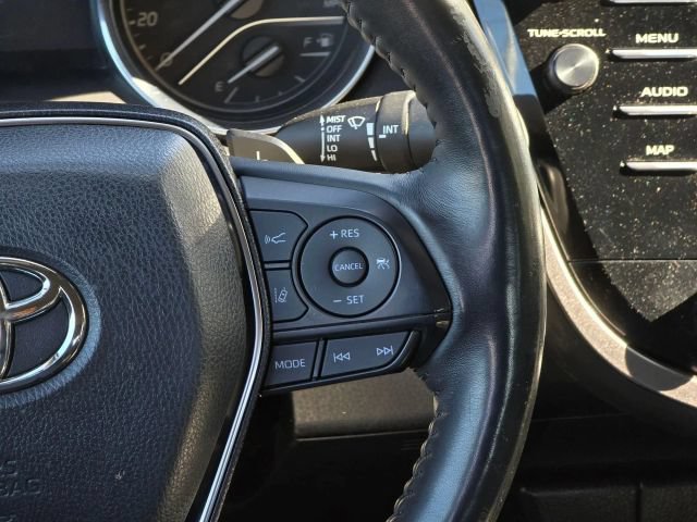 Used 2020 Toyota Camry SE w/ Moonroof Package AWD/4WD image 23