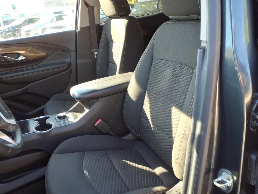 Used 2018 GMC Terrain SLE w/ Driver Convenience Package FWD image 18