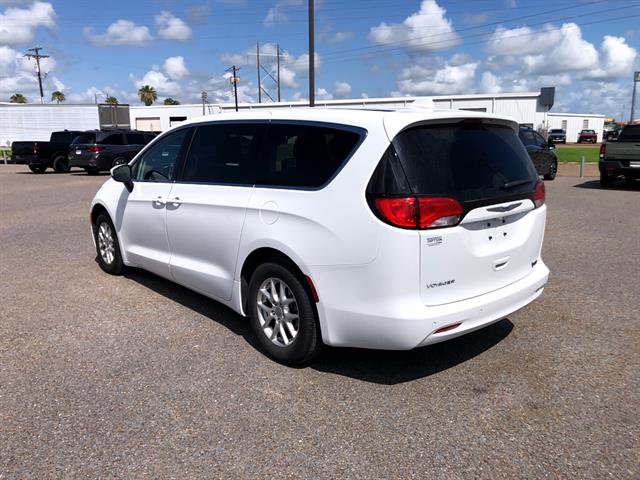 Used 2020 Chrysler Voyager LX FWD image 5