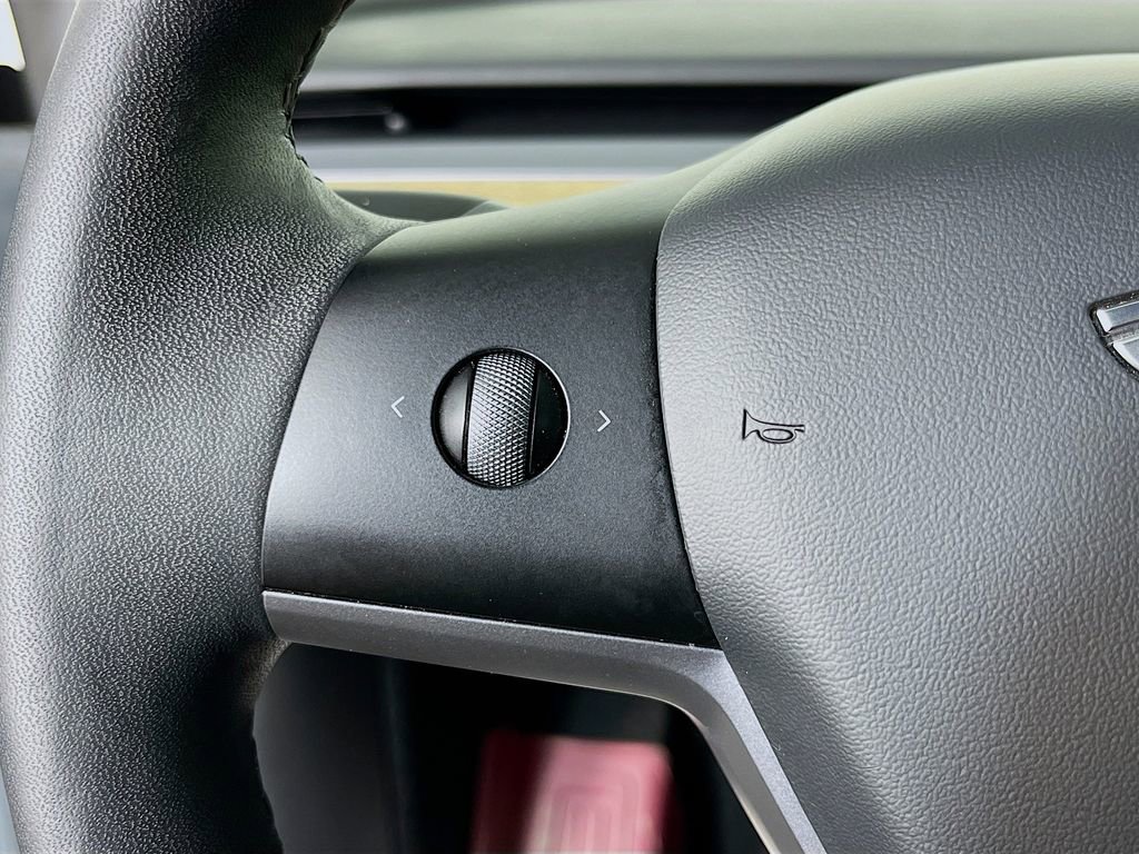 Used 2021 Tesla Model Y Long Range image 13