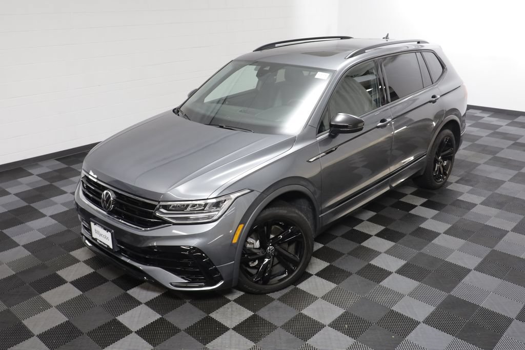 Certified 2023 Volkswagen Tiguan SE R-Line AWD/4WD image 2