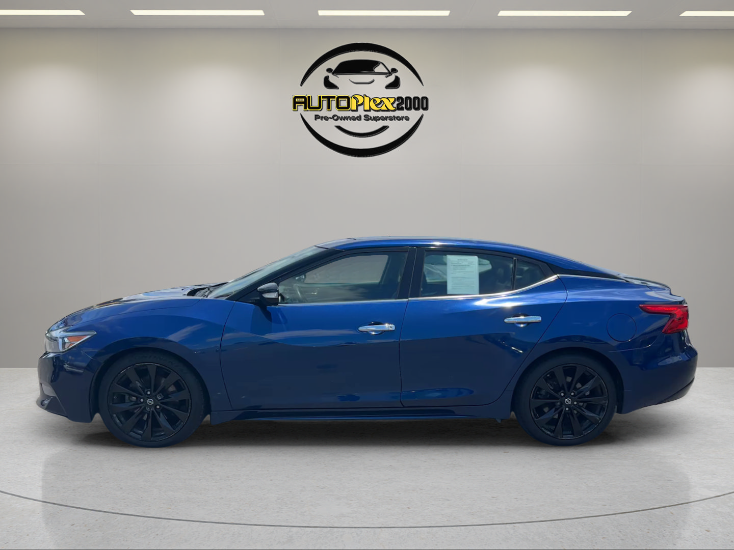 Used 2017 Nissan Maxima SR w/ Midnight Edition FWD image 4