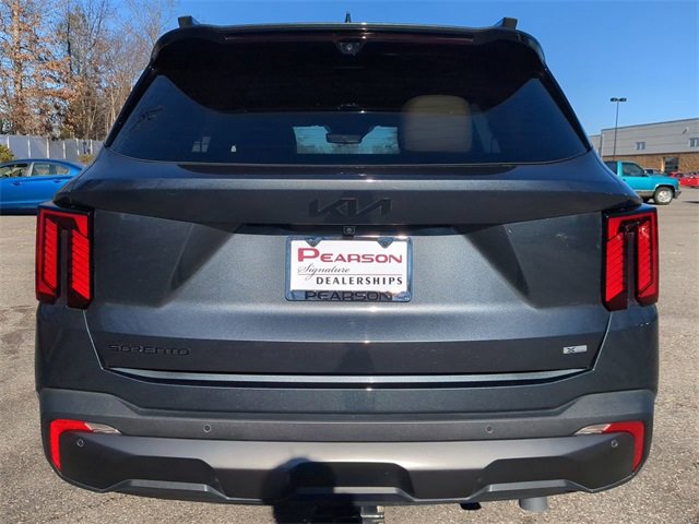 Used 2025 Kia Sorento SX Prestige w/ Olive Brown Leather Package image 5
