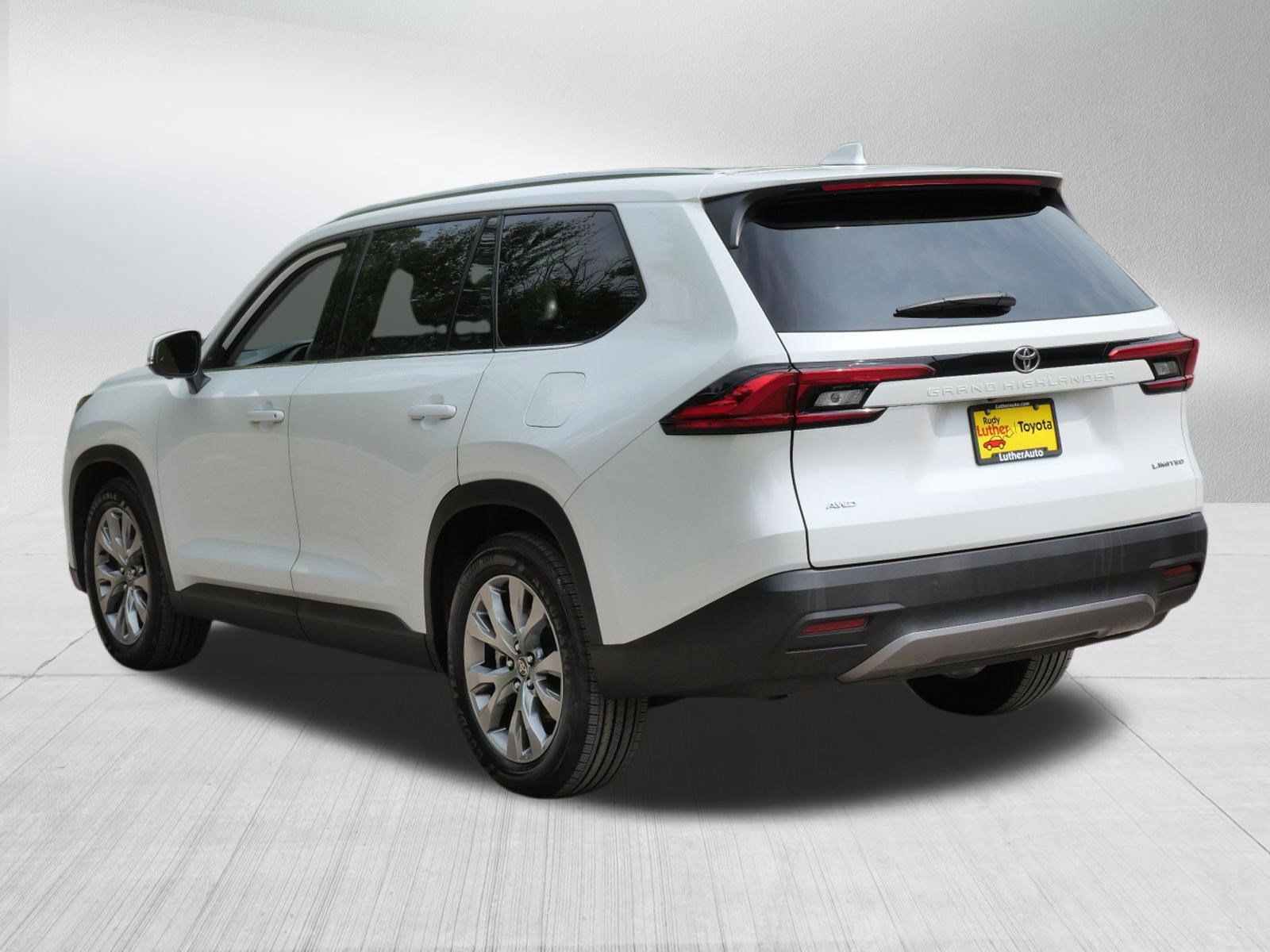 Certified 2024 Toyota Grand Highlander AWD image 6
