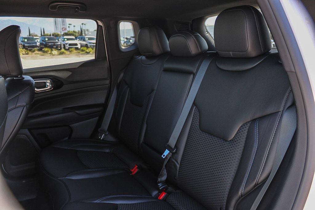 New 2026 Jeep Compass Latitude AWD/4WD image 19