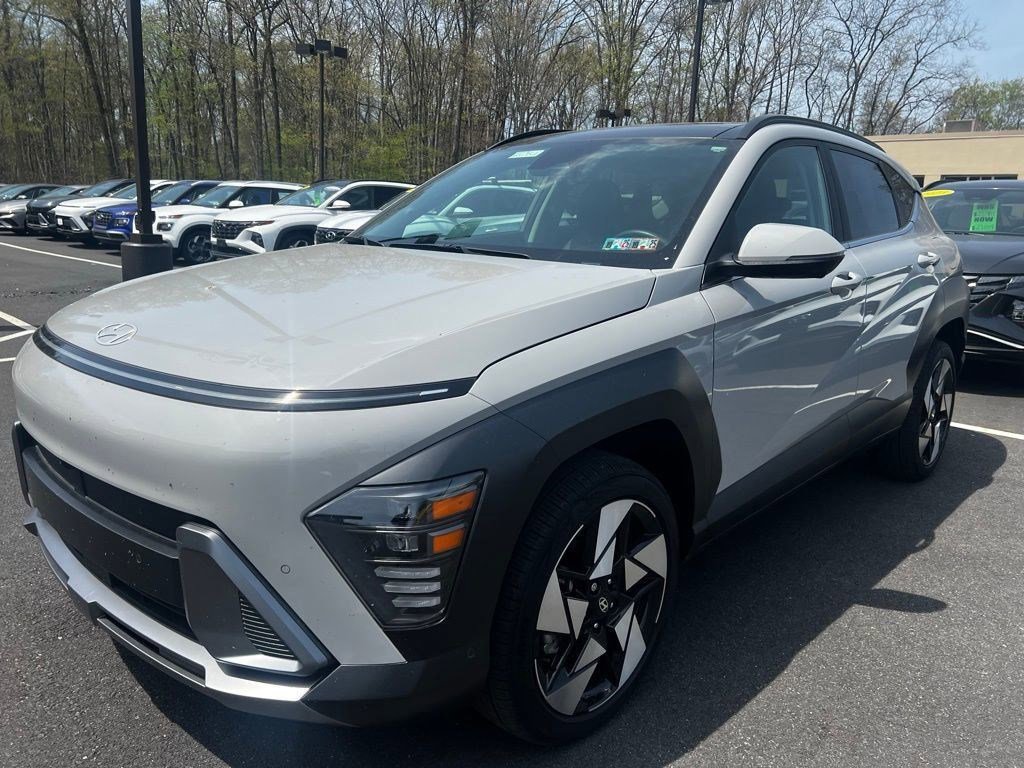 Certified 2025 Hyundai Kona Limited AWD/4WD image 3