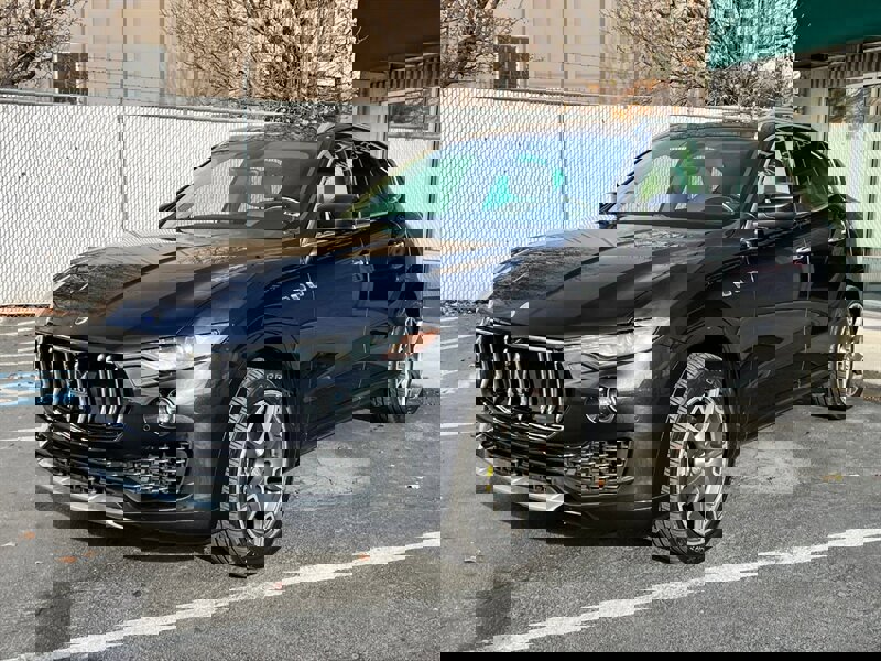 Used 2017 Maserati Levante w/ Luxury Package image 3