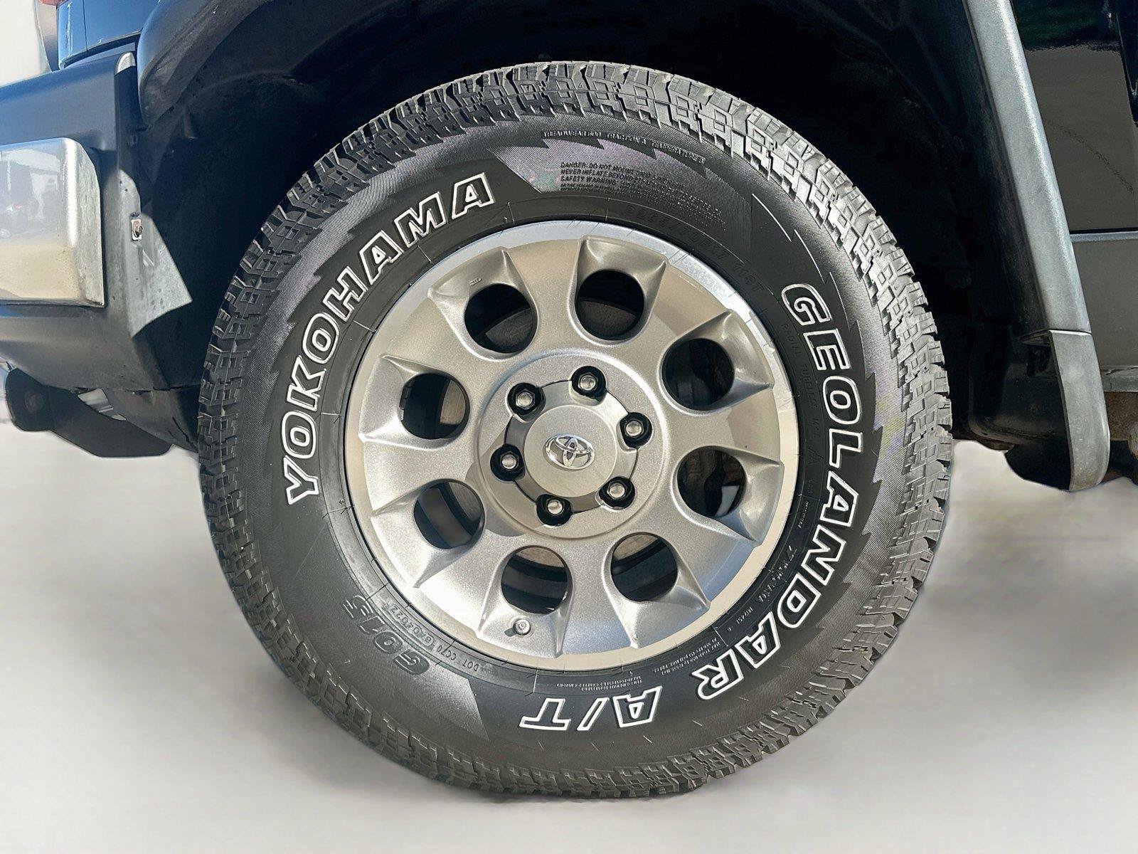Used 2012 Toyota FJ Cruiser 4WD w/ Upgrade Pkg image 27