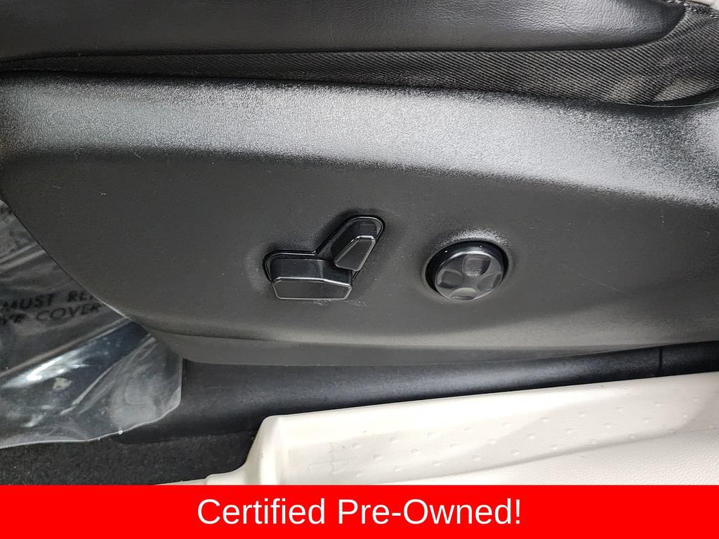 Certified 2023 Chrysler Pacifica Limited FWD image 13