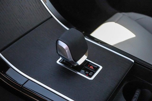 New 2026 Land Rover Range Rover Velar S image 21