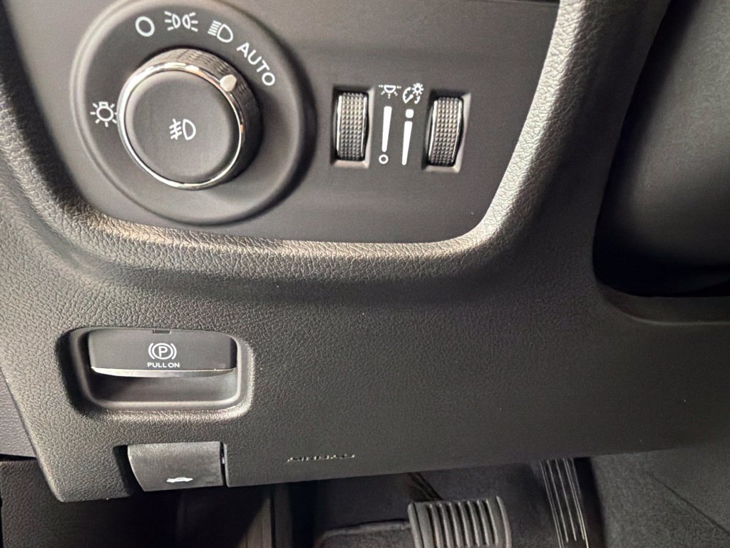 New 2026 Jeep Grand Cherokee Limited AWD/4WD image 18