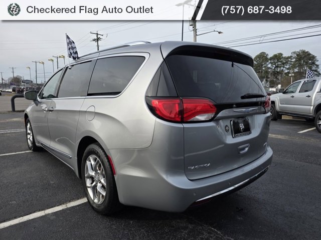 Used 2018 Chrysler Pacifica Limited image 5