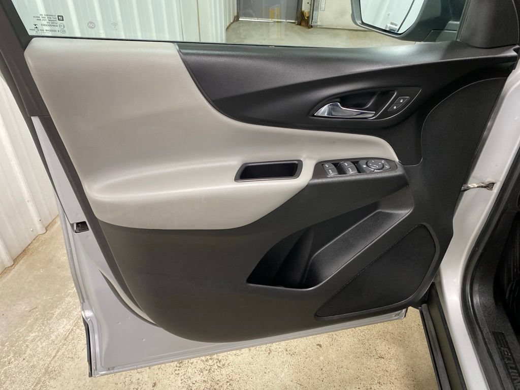 Used 2019 Chevrolet Equinox LS w/ LS Convenience Package AWD/4WD image 26